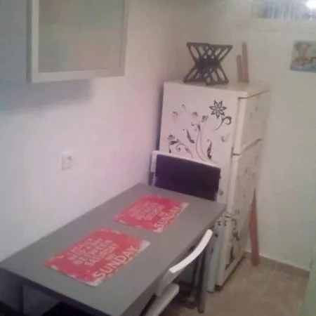 Spacious 2 Bedroom Center In *