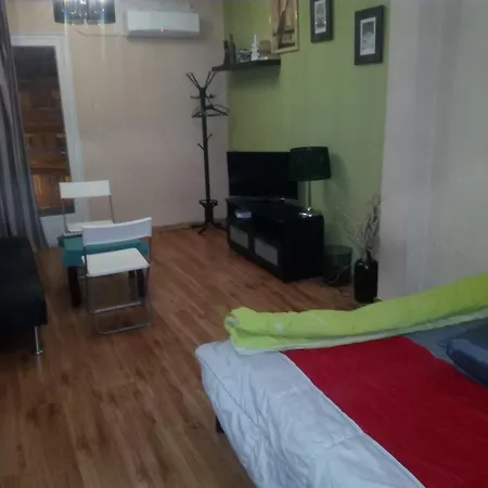 Spacious 2 Bedroom Center In * Thessaloniki